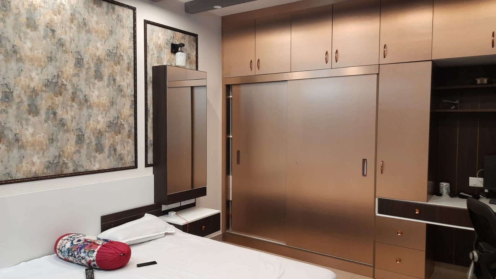 Beautiful 3BHK Fully Furnished Flat Available for Rent at Prestige Silvercrest