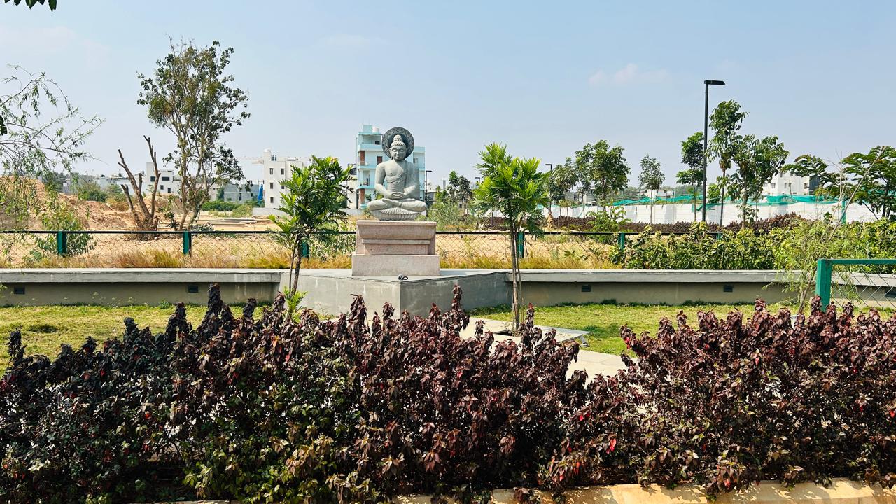 Villa Corner Plot for sale Adarsh Garden Estate